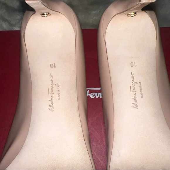 Salvatore Ferragamo Blush Pink Heels - Picture 4 of 7